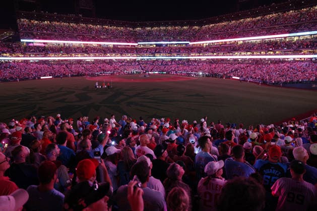A sellout crowd watches the 2026 MLB, Baseball Herren, USA Home Run Derby at Citizens Bank Park in Philadelphia, Pennsylvania, on Monday, July 13, 2026.  PHI20260713936 LAURENCExKESTERSON