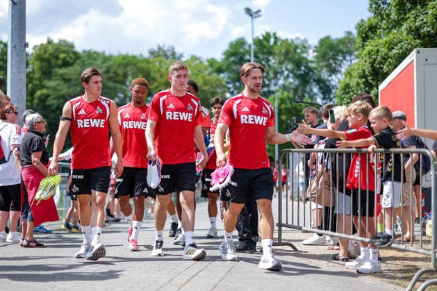 13.07.2026, Fußball, Trainingsauftakt 1.FC Köln, 1. Fußball Bundesliga, Geißbockheim, Saison 2026 2027: Alessio Castro-Montes (1FC Koeln 17) Isak Bergmann Johannesson (1FC Koeln 08) Jan Thielmann (1FC Koeln 29) beim ersten Training der neuen Saison 26 27 DFB regulations prohibit any use of photographs as image sequences and or quasi-video. Nordrhein-Westfalen Deutschland *** July 13, 2026, Soccer, 1. FC Köln Training Kickoff, Bundesliga 1, Geißbockheim, 2026–2027 Season: Alessio Castro Montes (1. FC Köln) 17, Isak Bergmann Johannesson (1. FC Köln) 08, Jan Thielmann (1. FC Köln) 29 at the first training session of the new 2026–2027 season. DFB regulations prohibit any use of photographs as image sequences or or quasi-video; North Rhine-Westphalia, Germany