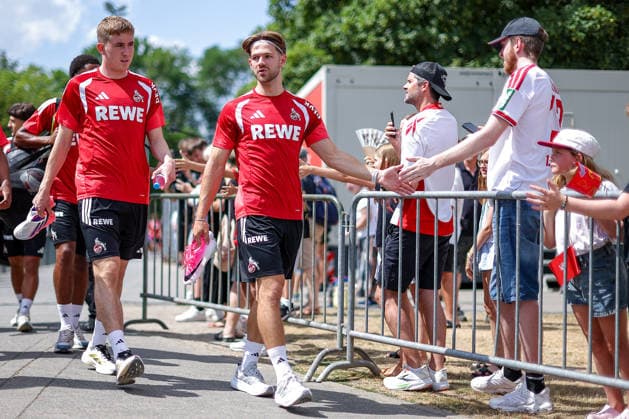 13.07.2026, Fußball, Trainingsauftakt 1.FC Köln, 1. Fußball Bundesliga, Geißbockheim, Saison 2026 2027: Isak Bergmann Johannesson (1FC Koeln 08) Jan Thielmann (1FC Koeln 29) beim ersten Training der neuen Saison 26 27 DFB regulations prohibit any use of photographs as image sequences and or quasi-video. Nordrhein-Westfalen Deutschland *** July 13, 2026, Soccer, 1. FC Köln s First Training Session of the Season, Bundesliga 1, Geißbockheim, 2026–2027 Season: Isak Bergmann Johannesson 1. FC Köln 08 Jan Thielmann 1. FC Köln 29 at the first training session of the new season 26–27. DFB regulations prohibit any use of photographs as image sequences and or quasi-video. North Rhine-Westphalia, Germany
