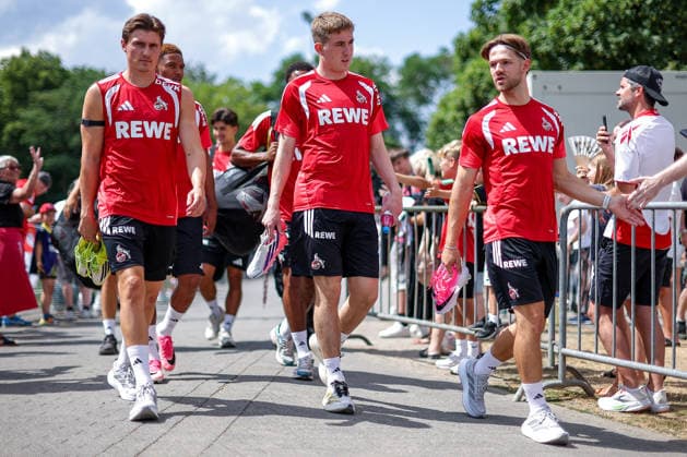 13.07.2026, Fußball, Trainingsauftakt 1.FC Köln, 1. Fußball Bundesliga, Geißbockheim, Saison 2026 2027: Alessio Castro-Montes (1FC Koeln 17) Isak Bergmann Johannesson (1FC Koeln 08) Jan Thielmann (1FC Koeln 29) beim ersten Training der neuen Saison 26 27 DFB regulations prohibit any use of photographs as image sequences and or quasi-video. Nordrhein-Westfalen Deutschland *** July 13, 2026, Soccer, 1. FC Köln Training Kickoff, Bundesliga 1, Geißbockheim, 2026–2027 Season: Alessio Castro Montes (1. FC Köln) 17, Isak Bergmann Johannesson (1. FC Köln) 08, Jan Thielmann (1. FC Köln) 29 at the first training session of the new 2026–2027 season. DFB regulations prohibit any use of photographs as image sequences or or quasi-video; North Rhine-Westphalia, Germany
