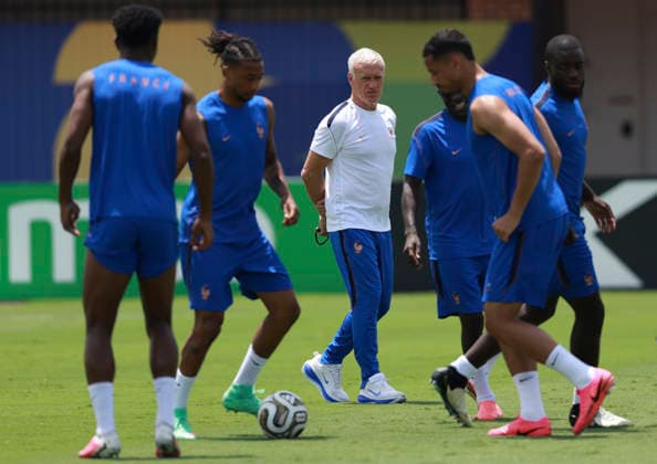 (260714) -- DALLAS, July 14, 2026 -- Didier Deschamps, head coach of France, is seen during a training session ahead of the semi-final match between France and Spain at the 2026 FIFA World Cup, WM, Weltmeisterschaft, Fussball in Dallas, the United States, on July 13, 2026. ) (SP)U.S.-DALLAS-FIFA WORLD CUP-TEAM FRANCE-TRAINING HuxXingyu 