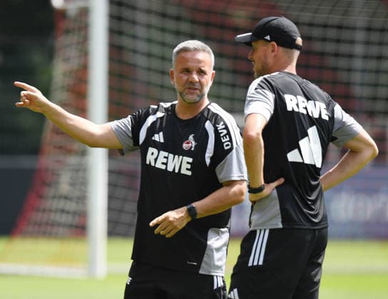 13.07.2026, xophax, Fussball 1.Bundesliga, 1.FC Koeln , Trainingsauftakt am Geissbockheim. Co- Trainer Evangelos Sbonias ,( 1.FC Köln ) links und Kevin McKenna , rechts ( 1.FC Köln ) Koeln *** July 13, 2026, xophax, Soccer, Bundesliga 1, 1. FC Köln, Start of training at Geissbockheim; Assistant Coach Evangelos Sbonias (left) and Kevin McKenna (right), 1. FC Köln