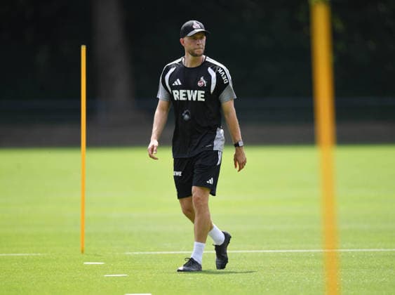 13.07.2026, xophax, Fussball 1.Bundesliga, 1.FC Koeln , Trainingsauftakt am Geissbockheim. Co- Trainer Evangelos Sbonias ,( 1.FC Köln ) links und Kevin McKenna , rechts ( 1.FC Köln ) Koeln *** July 13, 2026, xophax, Soccer, Bundesliga 1, 1. FC Köln, Start of training at Geissbockheim; Assistant Coach Evangelos Sbonias (left) and Kevin McKenna (right), 1. FC Köln