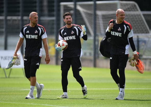13.07.2026, xophax, Fussball 1.Bundesliga, 1.FC Koeln , Trainingsauftakt am Geissbockheim. V.l.n.rechts : Marvin Schwäbe , Ron - Robert Zieler , Matthias Köbbing ( alle 1.FC Köln ) Koeln *** July 13, 2026, xophax, Soccer, Bundesliga 1, 1. FC Köln, Start of training at Geissbockheim; from left to right: Marvin Schwäbe, Ron Robert Zieler, Matthias Köbbing—all of 1. FC Köln
