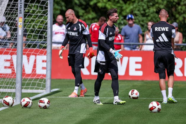 13.07.2026, Fußball, Trainingsauftakt 1.FC Köln, 1. Fußball Bundesliga, Geißbockheim, Saison 2026 2027: Torwart Marvin Schwäbe (1FC Koeln 01) Torwart Ron-Robert Zieler (1FC Koeln 20) Torwart Matthias Köbbing (1FC Koeln 44) beim ersten Training der neuen Saison 26 27 DFB regulations prohibit any use of photographs as image sequences and or quasi-video. Nordrhein-Westfalen Deutschland *** July 13, 2026, Soccer, 1. FC Köln Training Kickoff, Bundesliga 1, Geißbockheim, 2026–2027 Season: Goalkeeper Marvin Schwäbe (1. FC Köln 01), Goalkeeper Ron Robert Zieler (1. FC Köln 20), Goalkeeper Matthias Köbbing (1. FC Köln 44) at the first training session of the new 2026–2027 season. DFB regulations prohibit any use of photographs as image sequences and or quasi-video, North Rhine-Westphalia, Germany