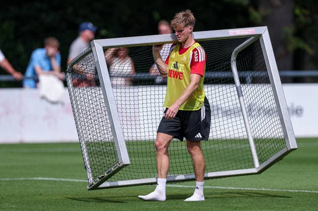 13.07.2026, Fußball, Trainingsauftakt 1.FC Köln, 1. Fußball Bundesliga, Geißbockheim, Saison 2026 2027: Marius Bülter (1FC Koeln 30) beim ersten Training der neuen Saison 26 27 DFB regulations prohibit any use of photographs as image sequences and or quasi-video. Nordrhein-Westfalen Deutschland *** July 13, 2026, Soccer, 1. FC Köln s first training session, 1 Bundesliga, Geißbockheim, 2026–2027 season: Marius Bülter of 1. FC Köln, number 30, at the first training session of the new 2026–2027 season. DFB regulations prohibit any use of photographs as image sequences and or quasi-video. North Rhine-Westphalia, Germany