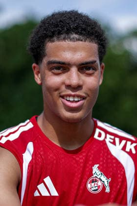 13.07.2026, Fußball, Trainingsauftakt 1.FC Köln, 1. Fußball Bundesliga, Geißbockheim, Saison 2026 2027: Jamai Simpson-Pusey (1FC Koeln 22) beim ersten Training der neuen Saison 26 27 DFB regulations prohibit any use of photographs as image sequences and or quasi-video. Nordrhein-Westfalen Deutschland *** July 13, 2026, Soccer, 1. FC Köln s first training session, 1 Bundesliga, Geißbockheim, 2026–2027 season: Jamai Simpson Pusey (No. 22) at 1. FC Köln’s first training session of the new 2026–2027 season. DFB regulations prohibit any use of photographs as image sequences and or quasi-video. North Rhine-Westphalia, Germany