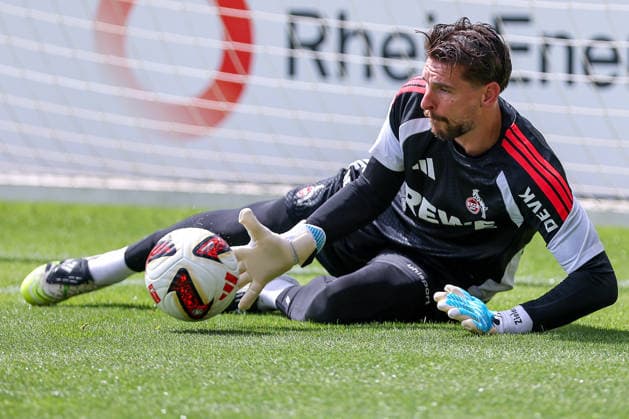 13.07.2026, Fußball, Trainingsauftakt 1.FC Köln, 1. Fußball Bundesliga, Geißbockheim, Saison 2026 2027: Torwart Ron-Robert Zieler (1FC Koeln 20) beim ersten Training der neuen Saison 26 27 DFB regulations prohibit any use of photographs as image sequences and or quasi-video. Nordrhein-Westfalen Deutschland *** July 13, 2026, Soccer, 1. FC Köln s first training session, 1 Bundesliga, Geißbockheim, 2026–2027 season: Goalkeeper Ron Robert Zieler of 1. FC Köln at the first training session of the new 2026–2027 season. DFB regulations prohibit any use of photographs as image sequences and or quasi-video. North Rhine-Westphalia, Germany