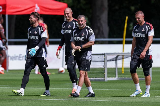 13.07.2026, Fußball, Trainingsauftakt 1.FC Köln, 1. Fußball Bundesliga, Geißbockheim, Saison 2026 2027: Torwart Marvin Schwäbe (1FC Koeln 01) Torwart Ron-Robert Zieler (1FC Koeln 20) Torwart Matthias Köbbing (1FC Koeln 44) beim ersten Training der neuen Saison 26 27 DFB regulations prohibit any use of photographs as image sequences and or quasi-video. Nordrhein-Westfalen Deutschland *** July 13, 2026, Soccer, 1. FC Köln Training Kickoff, Bundesliga 1, Geißbockheim, 2026–2027 Season: Goalkeeper Marvin Schwäbe (1. FC Köln 01), Goalkeeper Ron Robert Zieler (1. FC Köln 20), Goalkeeper Matthias Köbbing (1. FC Köln 44) at the first training session of the new 2026–2027 season. DFB regulations prohibit any use of photographs as image sequences and or quasi-video, North Rhine-Westphalia, Germany