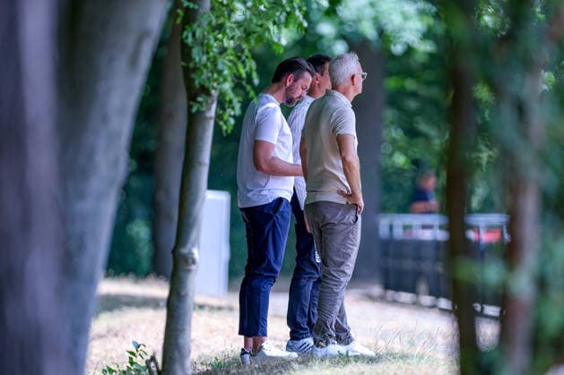 13.07.2026, Fußball, Trainingsauftakt 1.FC Köln, 1. Fußball Bundesliga, Geißbockheim, Saison 2026 2027: Sportdirektor Thomas Kessler (1FC Koeln tk) neben Joerg Alvermann (Jörg, Jorg, 2. Vice President 1. FC Koeln) and Prof. Dr. Ulf Sobek (Vice President 1. FC Koeln) beim ersten Training der neuen Saison 26 27 DFB regulations prohibit any use of photographs as image sequences and or quasi-video. Nordrhein-Westfalen Deutschland *** July 13, 2026, Soccer, 1. FC Köln’s first training session, Bundesliga 1, Geißbockheim, 2026–2027 season. Sporting Director Thomas Kessler of 1. FC Köln alongside Jörg Alvermann, Jorg, 2 Vice President of 1. FC Köln, and Prof. Dr. Ulf Sobek, Vice President of 1. FC Köln, at the first training session of the new 2026–2027 season. DFB regulations prohibit any use of photographs as image sequences and or quasi-video. North Rhine-Westphalia, Germany