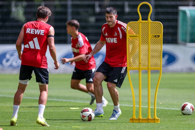 13.07.2026, Fußball, Trainingsauftakt 1.FC Köln, 1. Fußball Bundesliga, Geißbockheim, Saison 2026 2027: Luka Lochoshvili (FC Koeln 24) beim ersten Training der neuen Saison 26 27 DFB regulations prohibit any use of photographs as image sequences and or quasi-video. Nordrhein-Westfalen Deutschland *** July 13, 2026, Soccer, 1. FC Köln’s first training session, Bundesliga, Geißbockheim, 2026–2027 season: Luka Lochoshvili of 1. FC Köln, age 24, at the first training session of the new 2026–2027 season. DFB regulations prohibit any use of photographs as image sequences and or quasi-video. North Rhine-Westphalia, Germany