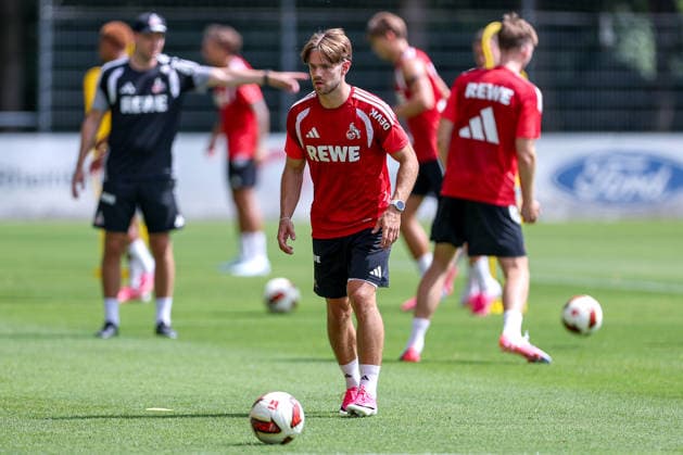 13.07.2026, Fußball, Trainingsauftakt 1.FC Köln, 1. Fußball Bundesliga, Geißbockheim, Saison 2026 2027: Jan Thielmann (1FC Koeln 29) beim ersten Training der neuen Saison 26 27 DFB regulations prohibit any use of photographs as image sequences and or quasi-video. Nordrhein-Westfalen Deutschland *** July 13, 2026, Soccer, 1. FC Köln s first training session, 1 Bundesliga, Geißbockheim, 2026–2027 season, Jan Thielmann, 1. FC Köln, 29, at the first training session of the new 2026–2027 season. DFB regulations prohibit any use of photographs as image sequences and or quasi-video. North Rhine-Westphalia, Germany