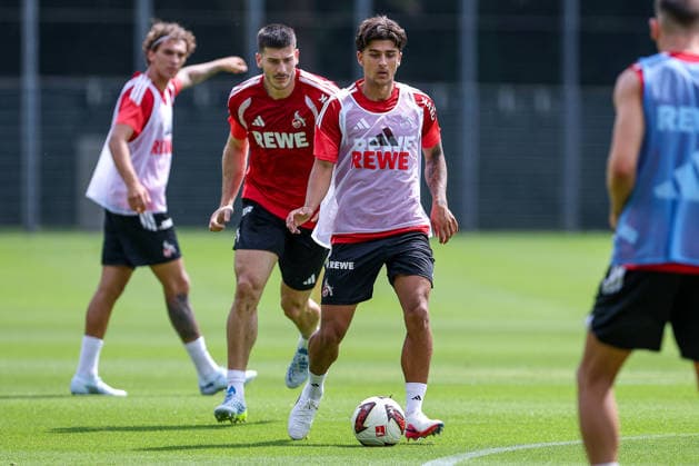 13.07.2026, Fußball, Trainingsauftakt 1.FC Köln, 1. Fußball Bundesliga, Geißbockheim, Saison 2026 2027: Luka Lochoshvili (FC Koeln 24) neben Kristiyan Irmiev beim ersten Training der neuen Saison 26 27 DFB regulations prohibit any use of photographs as image sequences and or quasi-video. Nordrhein-Westfalen Deutschland *** July 13, 2026, Soccer, 1. FC Köln s First Training Session, 1 Bundesliga, Geißbockheim, 2026–2027 season: Luka Lochoshvili of 1. FC Köln, number 24, alongside Kristiyan Irmiev at the first training session of the new 2026–2027 season. DFB regulations prohibit any use of photographs as image sequences and or quasi-video. North Rhine-Westphalia, Germany