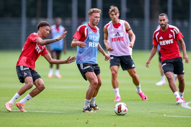 13.07.2026, Fußball, Trainingsauftakt 1.FC Köln, 1. Fußball Bundesliga, Geißbockheim, Saison 2026 2027: Nilas Yacobi (1.FC II) Sebastian Sebulonsen (1FC Koeln 28) Joel Schmied (1FC Koeln 02) Linton Maina (1FC Koeln 37) beim ersten Training der neuen Saison 26 27 DFB regulations prohibit any use of photographs as image sequences and or quasi-video. Nordrhein-Westfalen Deutschland *** July 13, 2026, Soccer, 1. FC Köln Training Kickoff, Bundesliga 1, Geißbockheim, 2026–2027 Season: Nilas Yacobi (1 FC II), Sebastian Sebulonsen (1 FC Köln 28), Joel Schmied (1 FC Köln 02), Linton Maina (1 FC Köln 37) at the first training session of the new 2026–2027 season. DFB regulations prohibit any use of photographs as image sequences and or quasi-video in North Rhine-Westphalia, Germany