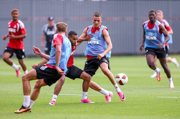 13.07.2026, Fußball, Trainingsauftakt 1.FC Köln, 1. Fußball Bundesliga, Geißbockheim, Saison 2026 2027: Linton Maina (1FC Koeln 37) im Zweikampf gegen Said El Mala (1FC Koeln 13) beim ersten Training der neuen Saison 26 27 DFB regulations prohibit any use of photographs as image sequences and or quasi-video. Nordrhein-Westfalen Deutschland *** July 13, 2026, Soccer, 1. FC Köln s First Training Session of the Season, Bundesliga 1, Geißbockheim, 2026–2027 Season: Linton Maina (1. FC Köln, No. 37) in a tackle against Said El Mala (1. FC Köln, No. 13) during the first training session of the new 2026–2027 season. DFB regulations prohibit any use of photographs as image sequences and or quasi-video. North Rhine-Westphalia, Germany
