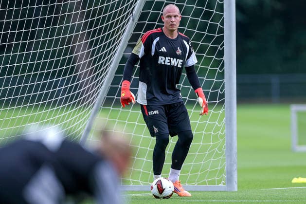 13.07.2026, Fußball, Trainingsauftakt 1.FC Köln, 1. Fußball Bundesliga, Geißbockheim, Saison 2026 2027: Torwart Matthias Köbbing (1FC Koeln 44) beim ersten Training der neuen Saison 26 27 DFB regulations prohibit any use of photographs as image sequences and or quasi-video. Nordrhein-Westfalen Deutschland *** July 13, 2026, Soccer, 1. FC Köln s first training session, 1 Bundesliga, Geißbockheim, 2026–2027 season: Goalkeeper Matthias Köbbing (No. 44) at 1. FC Köln’s first training session of the new 2026–2027 season. DFB regulations prohibit any use of photographs as image sequences and or quasi-video. North Rhine-Westphalia, Germany