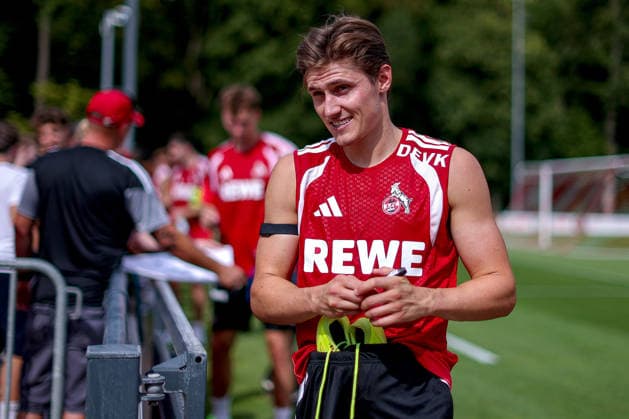 13.07.2026, Fußball, Trainingsauftakt 1.FC Köln, 1. Fußball Bundesliga, Geißbockheim, Saison 2026 2027: Alessio Castro-Montes (1FC Koeln 17) beim ersten Training der neuen Saison 26 27 DFB regulations prohibit any use of photographs as image sequences and or quasi-video. Nordrhein-Westfalen Deutschland *** July 13, 2026, Soccer, 1. FC Köln s first training session, 1 Bundesliga, Geißbockheim, 2026–2027 season: Alessio Castro Montes (1 FC Köln 17) at the first training session of the new 2026–2027 season. DFB regulations prohibit any use of photographs as image sequences and or quasi-video. North Rhine-Westphalia, Germany