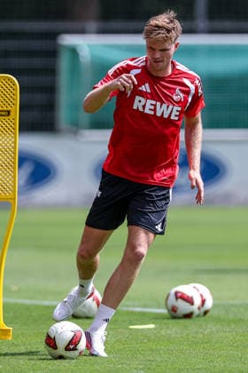 13.07.2026, Fußball, Trainingsauftakt 1.FC Köln, 1. Fußball Bundesliga, Geißbockheim, Saison 2026 2027: Marius Bülter (1FC Koeln 30) beim ersten Training der neuen Saison 26 27 DFB regulations prohibit any use of photographs as image sequences and or quasi-video. Nordrhein-Westfalen Deutschland *** July 13, 2026, Soccer, 1. FC Köln s first training session, 1 Bundesliga, Geißbockheim, 2026–2027 season: Marius Bülter of 1. FC Köln, number 30, at the first training session of the new 2026–2027 season. DFB regulations prohibit any use of photographs as image sequences and or quasi-video. North Rhine-Westphalia, Germany