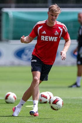 13.07.2026, Fußball, Trainingsauftakt 1.FC Köln, 1. Fußball Bundesliga, Geißbockheim, Saison 2026 2027: Marius Bülter (1FC Koeln 30) beim ersten Training der neuen Saison 26 27 DFB regulations prohibit any use of photographs as image sequences and or quasi-video. Nordrhein-Westfalen Deutschland *** July 13, 2026, Soccer, 1. FC Köln s first training session, 1 Bundesliga, Geißbockheim, 2026–2027 season: Marius Bülter of 1. FC Köln, number 30, at the first training session of the new 2026–2027 season. DFB regulations prohibit any use of photographs as image sequences and or quasi-video. North Rhine-Westphalia, Germany