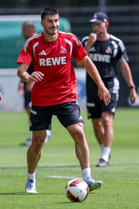 13.07.2026, Fußball, Trainingsauftakt 1.FC Köln, 1. Fußball Bundesliga, Geißbockheim, Saison 2026 2027: Luka Lochoshvili (FC Koeln 24) beim ersten Training der neuen Saison 26 27 DFB regulations prohibit any use of photographs as image sequences and or quasi-video. Nordrhein-Westfalen Deutschland *** July 13, 2026, Soccer, 1. FC Köln’s first training session, Bundesliga, Geißbockheim, 2026–2027 season, Luka Lochoshvili, 1. FC Köln 24, at the first training session of the new 2026–2027 season. DFB regulations prohibit any use of photographs as image sequences and or quasi-video. North Rhine-Westphalia, Germany