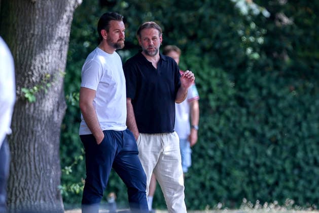 13.07.2026, Fußball, Trainingsauftakt 1.FC Köln, 1. Fußball Bundesliga, Geißbockheim, Saison 2026 2027: Sportdirektor Thomas Kessler (1FC Koeln tk) neben Tim Steidten ( 1.FC Köln ) beim ersten Training der neuen Saison 26 27 DFB regulations prohibit any use of photographs as image sequences and or quasi-video. Nordrhein-Westfalen Deutschland *** July 13, 2026, Soccer, 1. FC Köln s first training session of the season, Bundesliga, Geißbockheim, 2026–2027 Season: Sports Director Thomas Kessler of 1. FC Köln stands next to Tim Steidten during 1. FC Köln’s first training session of the new 2026–2027 season. DFB regulations prohibit any use of photographs as image sequences and or quasi-video. North Rhine-Westphalia, Germany