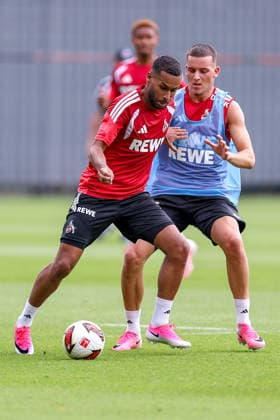 13.07.2026, Fußball, Trainingsauftakt 1.FC Köln, 1. Fußball Bundesliga, Geißbockheim, Saison 2026 2027: Linton Maina (1FC Koeln 37) im Zweikampf gegen Said El Mala (1FC Koeln 13) beim ersten Training der neuen Saison 26 27 DFB regulations prohibit any use of photographs as image sequences and or quasi-video. Nordrhein-Westfalen Deutschland *** July 13, 2026, Soccer, 1. FC Köln s First Training Session of the Season, Bundesliga, Geißbockheim, 2026–2027 Season: Linton Maina (1. FC Köln, No. 37) in a tackle against Said El Mala (1. FC Köln, No. 13) during the first training session of the new 2026–2027 season. DFB regulations prohibit any use of photographs as image sequences and or quasi-video. North Rhine-Westphalia, Germany