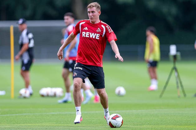 13.07.2026, Fußball, Trainingsauftakt 1.FC Köln, 1. Fußball Bundesliga, Geißbockheim, Saison 2026 2027: Isak Bergmann Johannesson (1FC Koeln 08) beim ersten Training der neuen Saison 26 27 DFB regulations prohibit any use of photographs as image sequences and or quasi-video. Nordrhein-Westfalen Deutschland *** July 13, 2026, Soccer, 1. FC Köln s first training session, 1 Bundesliga, Geißbockheim, 2026–2027 season: Isak Bergmann Johannesson, 1. FC Köln 08, at the first training session of the new 2026–2027 season. DFB regulations prohibit any use of photographs as image sequences and or quasi-video. North Rhine-Westphalia, Germany