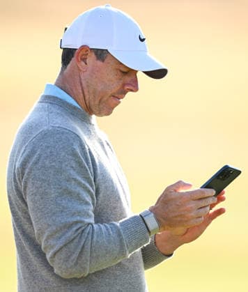 Rory McIlroy (NIR) on the 2nd Green 154th Open Golf Championships, Royal Birkdale, Southport, UK - 14 Jul 2026Southport Royal Birkdale United Kingdom  Copyright: xGreigxCowie Shutterstockx 16988289h
