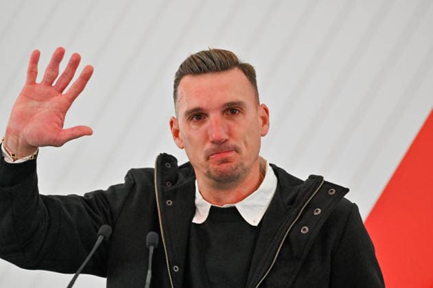 Franco Armani Bids Farewell To River Plate In An Emotional Tribute River Plate goalkeeper Franco Armani delivers a press conference, PK, Pressekonferenz to bid farewell to the club s supporters in Buenos Aires, Argentina, on July 13, 2026. The event is attended by first-team players, head coach Eduardo Coudet, River Plate president Stefano Di Carlo, former players, former club directors, and members of Armani s family, who gather to pay tribute to the veteran goalkeeper as he concludes his successful tenure with the club. Buenos Aires Argentina  Copyright: xJuanxManuelxBaezx originalFilename:baez-escritur260713_npF3E.jpg
