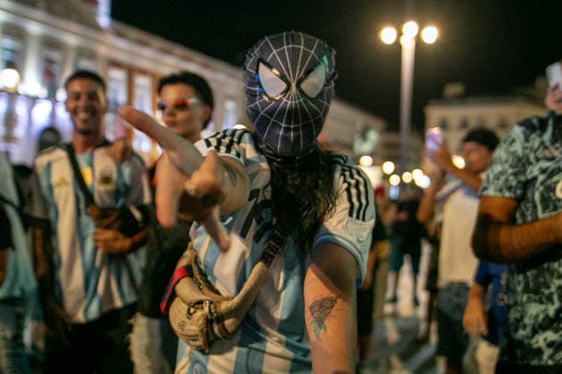 Argentine Fan Gathering In Madrid Fans gather in Madrid, Spain, ahead of the 2026 World Cup semi-final match between Argentina and England, scheduled to be played on July 15, 2026, in Atlanta, United States. Madrid MADRID Spain  Copyright: xDavidxCanalesx originalFilename:canalescarvajal-argentin260713_npyag.jpg