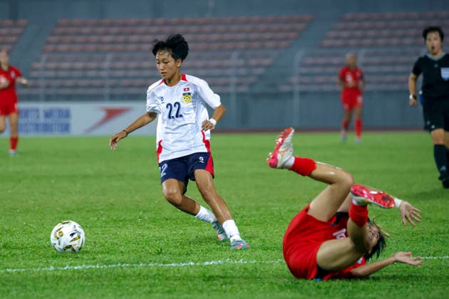 July 13, 2026, Kuala Lumpur, Malaysia: Sengdeuan Phongphailath of Laos (L) and Farah Nurzahirah of Singapore seen in action during the AFF Women s Cup 2026 match between Singapore and Laos at Kuala Lumpur Football Stadium, Cheras. Final score Singapore 1 : 1 Laos AFF Women s Cup 2026 Singapore Vs Laos In Kuala Lumpur, Malaysia - 13 Jul 2026  - ZUMAs197 20260713_aaa_s197_215 Copyright: xWongxFokxLoyx