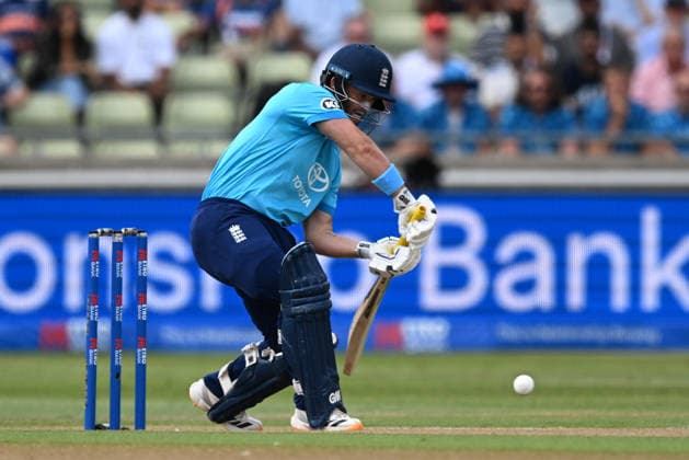England v India, Metro Bank One Day International Ben Duckett of England hits the ball to the boundary for four runs during the Metro Bank One Day international match, Länderspiel, Nationalmannschaft between England and India at Edgbaston, Birmingham, UK on 14 July 2026. Birmingham Edgbaston West Midlands UK Editorial use only , Copyright: xGrahamxHuntx PSI-24506-0019
