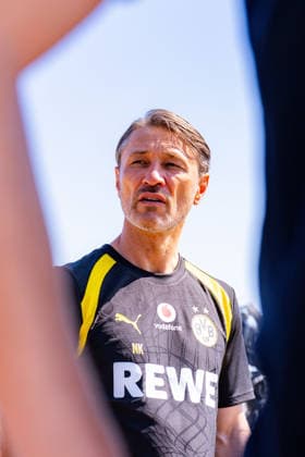 Bundesliga, Borussia Dortmund öffentliches Training am 14.07.2026, Saisonstart 2026 2027 in Dortmud Niko Kovac schaut nachdenklich *** Bundesliga, Borussia Dortmund public training session on July 14, 2026, start of the 2026–2027 season in Dortmund; Niko Kovac looks pensive Copyright: xDavidxInderliedx