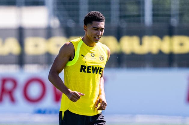 Bundesliga, Borussia Dortmund öffentliches Training am 14.07.2026, Saisonstart 2026 2027 in Dortmud Jobe Bellingham am Ball *** Bundesliga, Borussia Dortmund public training session on July 14, 2026, start of the 2026–2027 season in Dortmund; Jobe Bellingham on the ball Copyright: xDavidxInderliedx