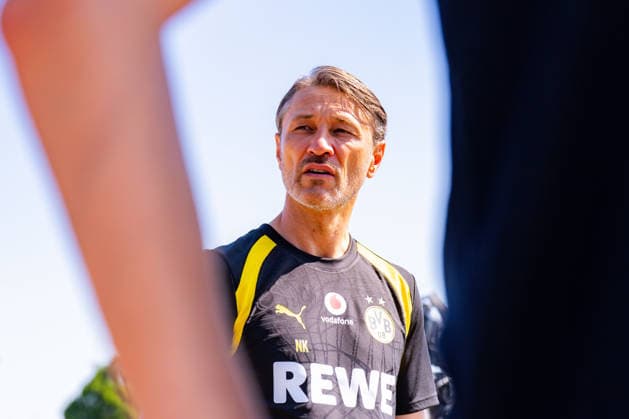 Bundesliga, Borussia Dortmund öffentliches Training am 14.07.2026, Saisonstart 2026 2027 in Dortmud Niko Kovac schaut nachdenklich *** Bundesliga, Borussia Dortmund public training session on July 14, 2026, start of the 2026–2027 season in Dortmund; Niko Kovac looks pensive Copyright: xDavidxInderliedx
