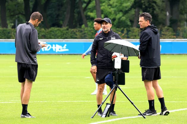 DEU, DFL, 2. FBL Hertha BSC, Training, 14.07.2026, Sportforum, Berlin, DEU, DFL, 2. FBL Hertha BSC, Training, Cheftrainer Stefan Leitl (Hertha BSC Berlin), Analyse, Co-Trainer Andre Mijatovic (Hertha BSC Berlin), Konditionstrainer Hendrik Kuchno (Hertha BSC Berlin) DFL - regulations prohibit any use of Photographs as image sequences and or quasi-video *** GER, DFL, 2nd Bundesliga Hertha BSC, Training, July 14, 2026, Sportforum, Berlin, GER, DFL, 2nd Bundesliga Hertha BSC, Training, Head Coach Stefan Leitl, Hertha BSC Berlin, Analysis, Assistant Coach Andre Mijatovic, Hertha BSC Berlin, Conditioning Coach Hendrik Kuchno, Hertha BSC Berlin. DFL regulations prohibit any use of photographs as image sequences and or quasi-video. Nordphotox xEngler nph00076