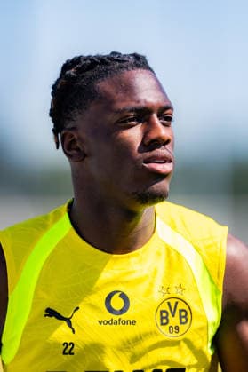 Bundesliga, Borussia Dortmund öffentliches Training am 14.07.2026, Saisonstart 2026 2027 in Dortmud Neuzugang Joane Gadou *** Bundesliga, Borussia Dortmund public training session on July 14, 2026, start of the 2026–2027 season in Dortmund, new signing Joane Gadou Copyright: xDavidxInderliedx