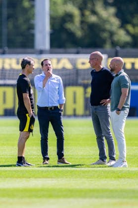 Bundesliga, Borussia Dortmund öffentliches Training am 14.07.2026, Saisonstart 2026 2027 in Dortmud Ole Book, Niko Kovac, Lars Ricken und Carsten Cramer *** Bundesliga, Borussia Dortmund public training session on July 14, 2026; start of the 2026–2027 season in Dortmund: Ole Book, Niko Kovac, Lars Ricken, and Carsten Cramer Copyright: xDavidxInderliedx
