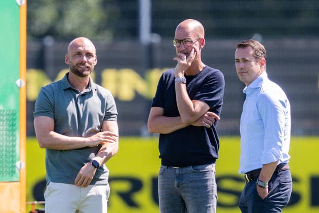 Bundesliga, Borussia Dortmund öffentliches Training am 14.07.2026, Saisonstart 2026 2027 in Dortmud Ole Book, Lars Ricken und Carsten Cramer *** Bundesliga, Borussia Dortmund public training session on July 14, 2026; start of the 2026–2027 season in Dortmund: Ole Book, Lars Ricken, and Carsten Cramer Copyright: xDavidxInderliedx