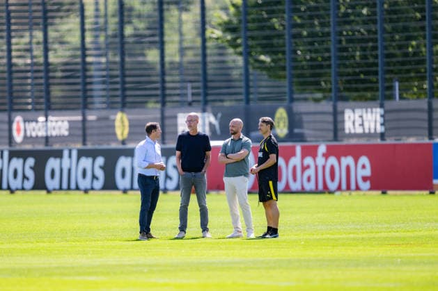 Bundesliga, Borussia Dortmund öffentliches Training am 14.07.2026, Saisonstart 2026 2027 in Dortmud Ole Book, Niko Kovac, Lars Ricken und Carsten Cramer *** Bundesliga, Borussia Dortmund public training session on July 14, 2026; start of the 2026–2027 season in Dortmund: Ole Book, Niko Kovac, Lars Ricken, and Carsten Cramer Copyright: xDavidxInderliedx