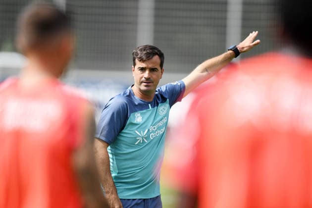 14.07.2026, xophax, Fussball 1.Bundesliga, Bayer 04 Leverkusen. Training . Trainingsauftakt an der BayArena. Trainer Carles Martinez Novell ( Bayer 04 ) Leverkusen *** July 14, 2026, xophax, Soccer, Bundesliga 1, Bayer 04 Leverkusen, Training, First Training Session at the BayArena, Coach Carles Martinez Novell, Bayer 04 Leverkusen
