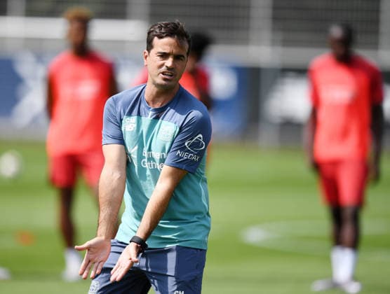 14.07.2026, xophax, Fussball 1.Bundesliga, Bayer 04 Leverkusen. Training . Trainingsauftakt an der BayArena. Trainer Carles Martinez Novell ( Bayer 04 ) Leverkusen *** July 14, 2026, xophax, Soccer, Bundesliga 1, Bayer 04 Leverkusen Training, First Training Session at the BayArena, Coach Carles Martinez Novell, Bayer 04 Leverkusen