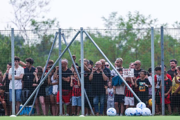 AC Milan supporters seen during Training Session AC Milan 2026 27 at Milanello in Milan, Italy Milan Milanello Milan Italy Copyright: xEPhotopressx SP24-1440-028