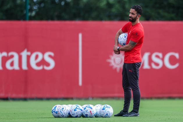 Ruben Amorim Head Coach of AC Milan looks on during Training Session AC Milan 2026 27 at Milanello in Milan, Italy Milan Milanello Milan Italy Copyright: xEPhotopressx SP24-1440-016