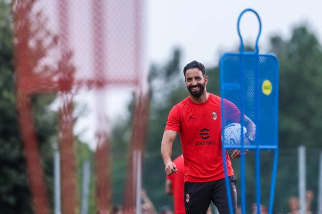 Ruben Amorim Head Coach of AC Milan smiling during Training Session AC Milan 2026 27 at Milanello in Milan, Italy Milan Milanello Milan Italy Copyright: xEPhotopressx SP24-1440-056