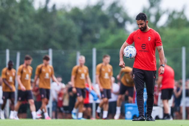 Ruben Amorim Head Coach of AC Milan looks on during Training Session AC Milan 2026 27 at Milanello in Milan, Italy Milan Milanello Milan Italy Copyright: xEPhotopressx SP24-1440-053
