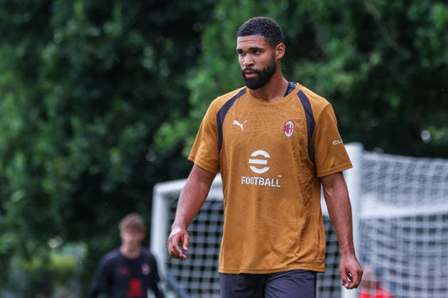 Ruben Loftus-Cheek of AC Milan looks on during Training Session AC Milan 2026 27 at Milanello in Milan, Italy Milan Milanello Milan Italy Copyright: xEPhotopressx SP24-1440-089