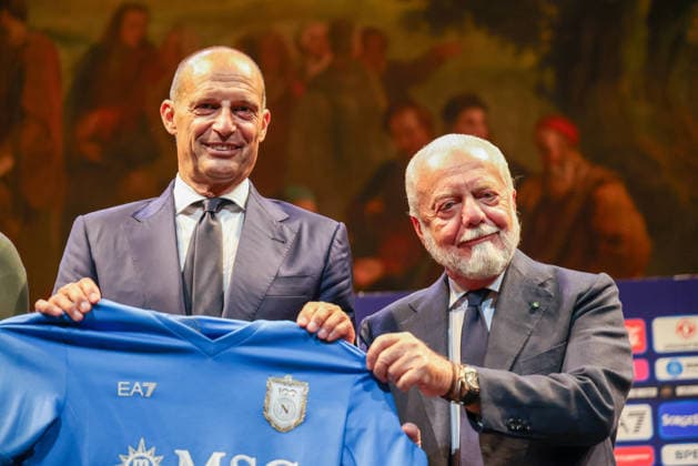 July 14, 2026, Napoli, Campania, italia: In foto il presidente Aurelio de Laurentiis, Massimiliano Allegri, Manna , Napoli 14 07 2026 presentazione del nuovo allenatore del Napoli mister Massimiliano Allegri. Napoli italia - ZUMAs236 20260714_aap_s236_006 Copyright: xFabioxSassox