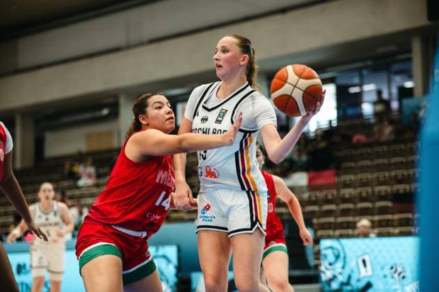 RECORD DATE NOT STATED Mia Wiegand ( 13; Deutschland) behauptet den Ball unter Druck von Yania Valverde ( 14; Mexico) und sucht die Wurfmöglichkeit. Die Szene zeigt einen intensiven Zweikampf im Angriff beim Basketball-Länderspiel in der Starez Arena Vodova in Brno. Mia Wiegand ( 13; Deutschland) im Zweikampf gegen Yania Valverde ( 14; Mexico) *** Mia Wiegand (13, Germany) holds onto the ball under pressure from Yania Valverde (14, Mexico) and looks for a shot. The scene shows an intense one-on-one battle on offense during the international basketball game at Starez Arena Vodova in Brno. Mia Wiegand (13, Germany) battles Yania Valverde, No. 14, Mexico Copyright: xJoelxKruehlerx