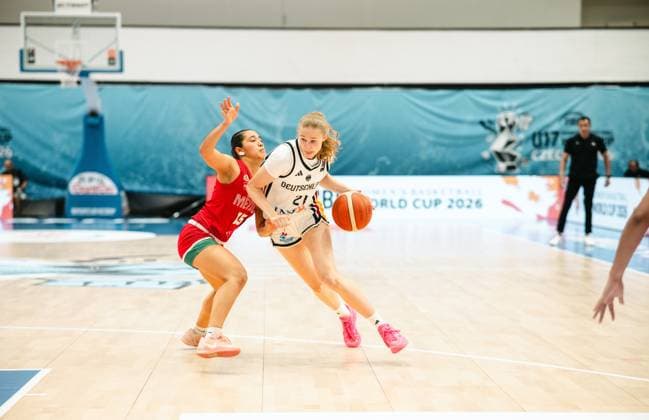 RECORD DATE NOT STATED Silvia Heide ( 21; Deutschland) treibt den Ball am Korb vorbei und behauptet sich gegen eine Spielerin von Mexico ( 15) beim FIBA U17, U 17 Women s Basketball World Cup 2026 in der Starez Arena Vodova in Brno. Der Zweikampf zeigt intensive Körperlichkeit mit Ball in Ballbesitz der deutschen Spielerin. Silvia Heide ( 21; Deutschland) im Zweikampf gegen Mexico *** Silvia Heide, No. 21 for Germany, drives past the basket and holds her ground against a player from Mexico No. 15 at the 2026 FIBA U17 Women’s Basketball World Cup at Starez Arena Vodova in Brno. The one-on-one battle is intensely physical, with the ball in the possession of German player Silvia Heide (No. 21, Germany) in a duel against Mexico Copyright: xJoelxKruehlerx